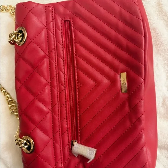 Aldo Scarlet Quilted Shoulder Bag with Gold Chain - Picture 4 of 5